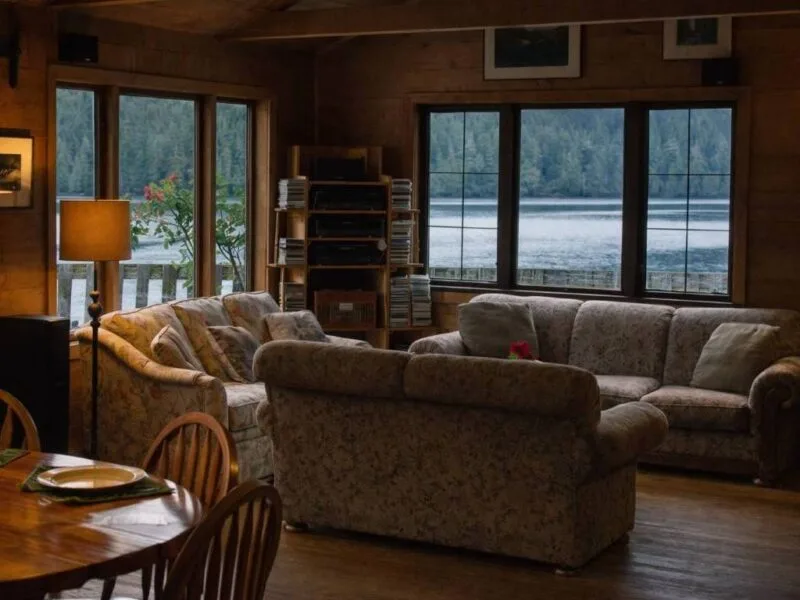 Blackfish Lodge – All-Inclusive Floating Fishing Lodge, BC, Canada