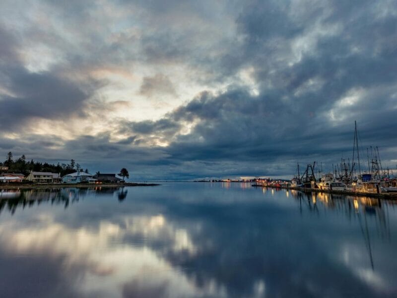 Cliffs Chinook Charters – Salmon Fishing, British Columbia, Canada